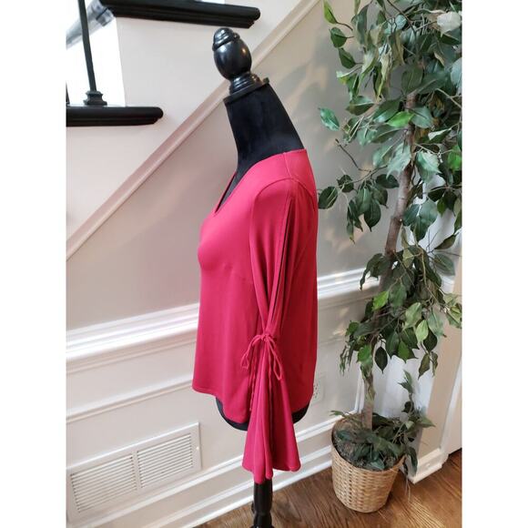 Express Blouse Women XS Red Bell Sleeve V Neck Stretch Pullover Top Chic - Picture 6 of 13